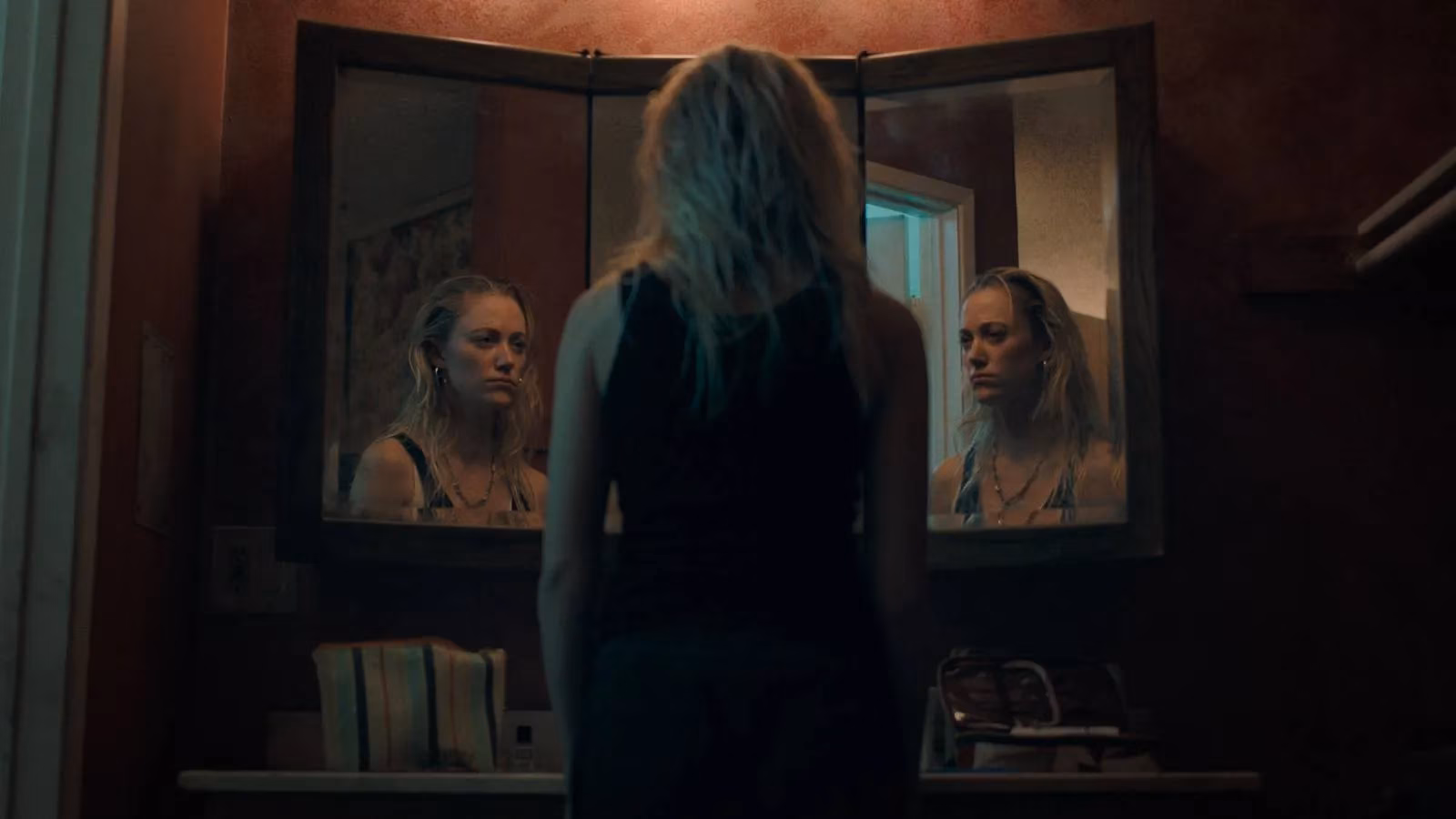 hulus-2025-nanny-thriller-revamp-why-the-hand-that-rocks-the-cradle-still-haunts-us-in-2026-image-0
